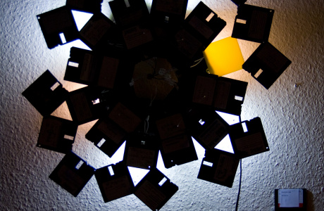 Wandbluem - 3,5 floppy disc sculpture by artist Dominik Jais