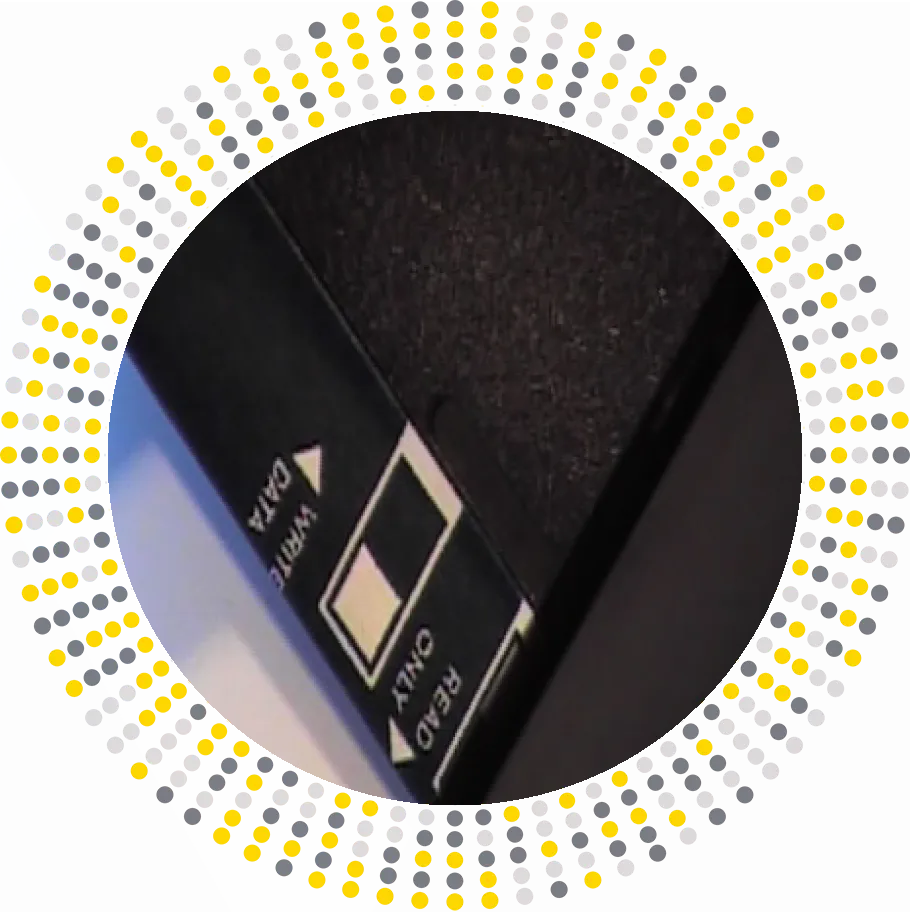 Diskette in Wanldung by Dominik Jais