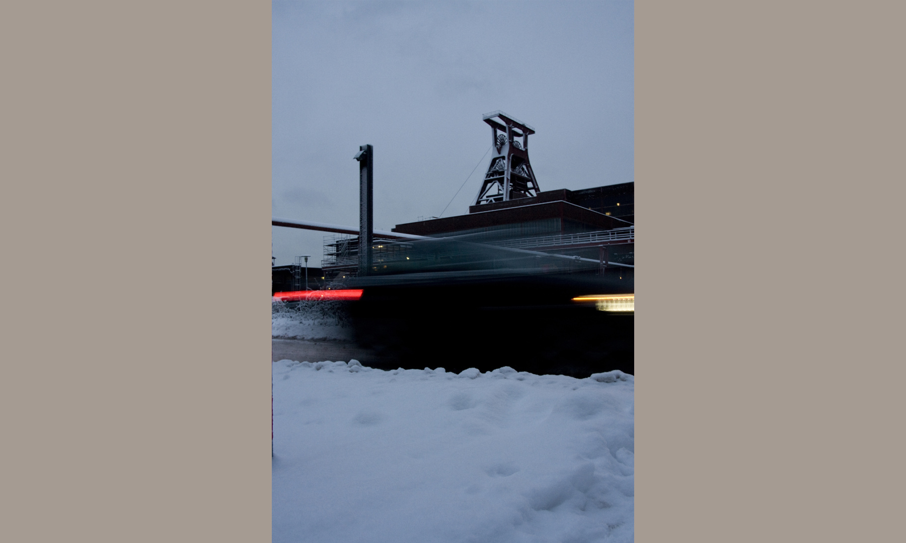 time exposure of a car in front of a Zeche building in Essen