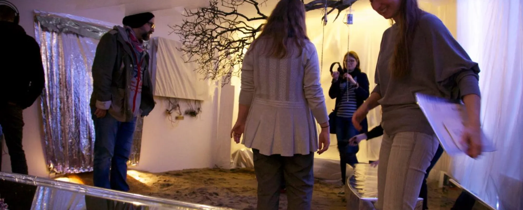 Bianca Wickinghoff in front of "Das Ewige Leben"
